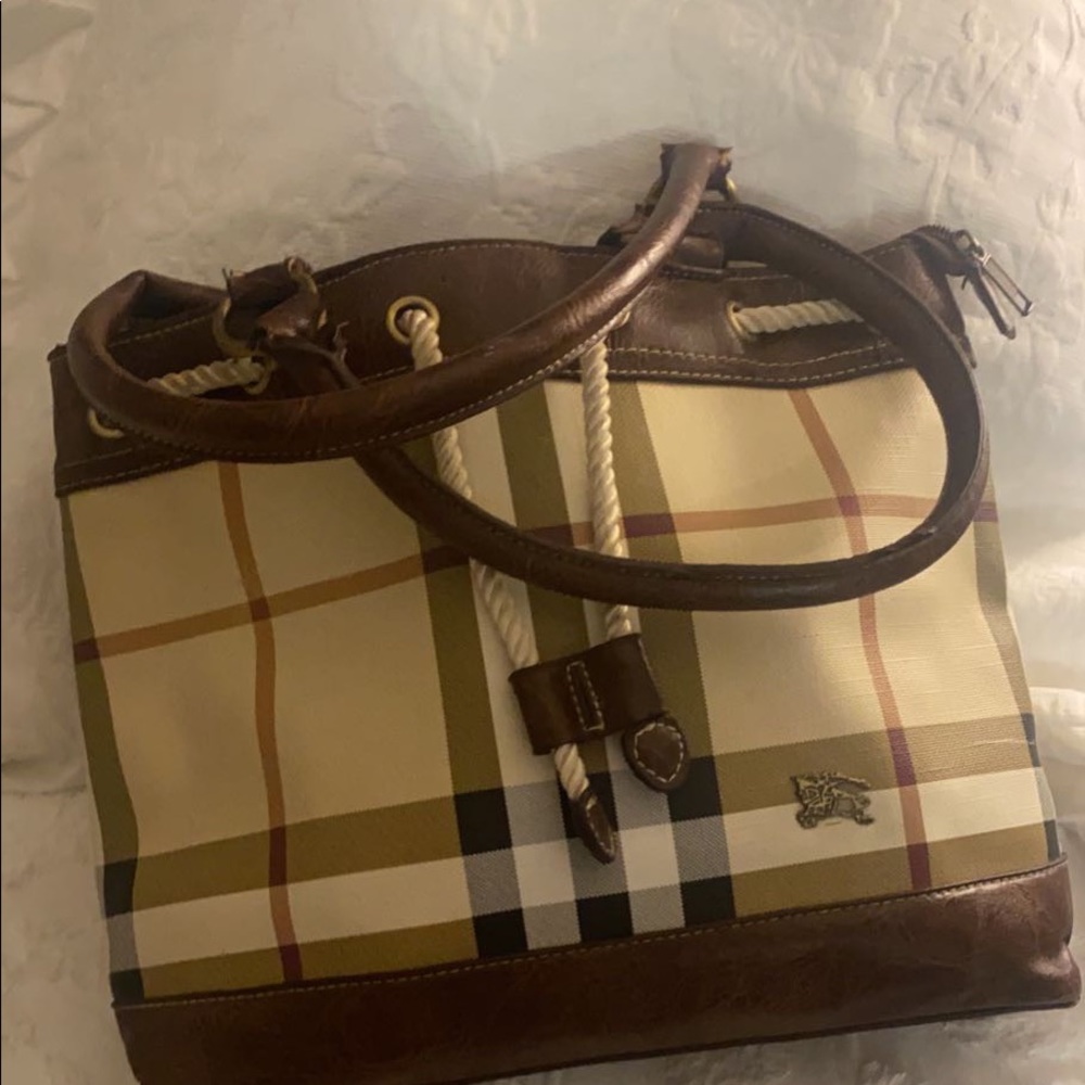 Vintage Burberry’s hand purse